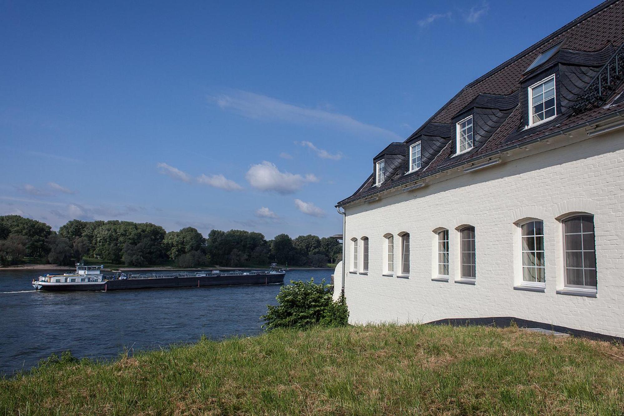 Hotel Schnellenburg Düsseldorf Exterior foto